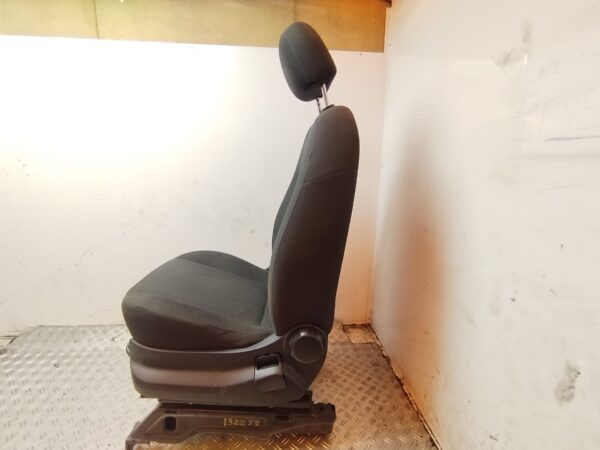 ASIENTO DELANTERO IZQUIERDO 131066