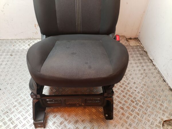 ASIENTO DELANTERO DERECHO 131063