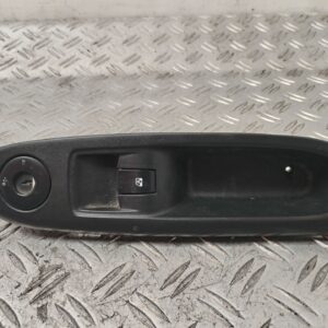 MANDO ELEVALUNAS DELANTERO DERECHO 130841