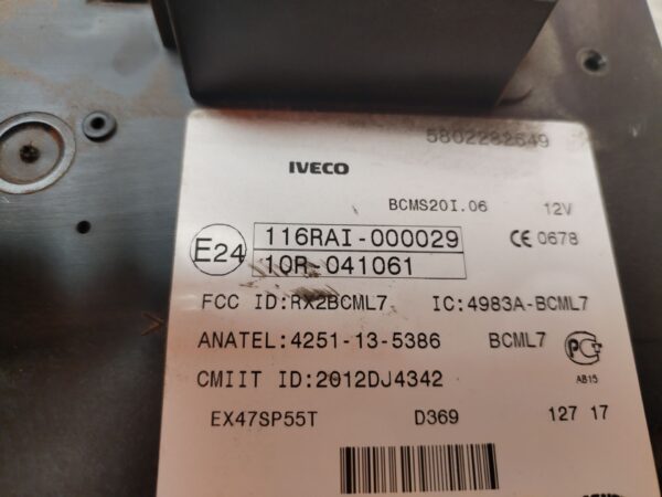 CAJA RELES / FUSIBLES 130394