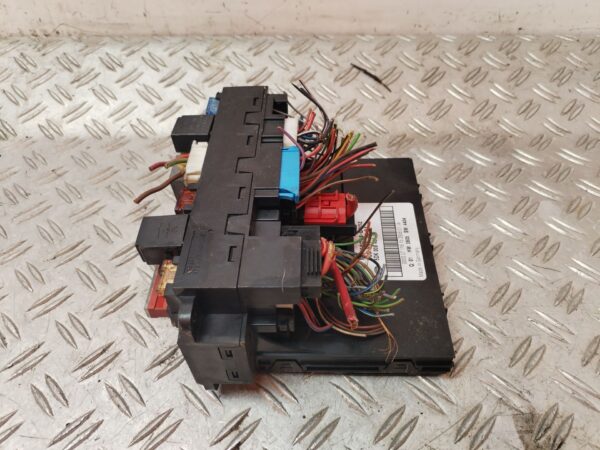 CAJA RELES / FUSIBLES 131153