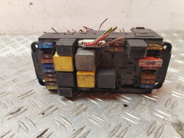CAJA RELES / FUSIBLES 131153