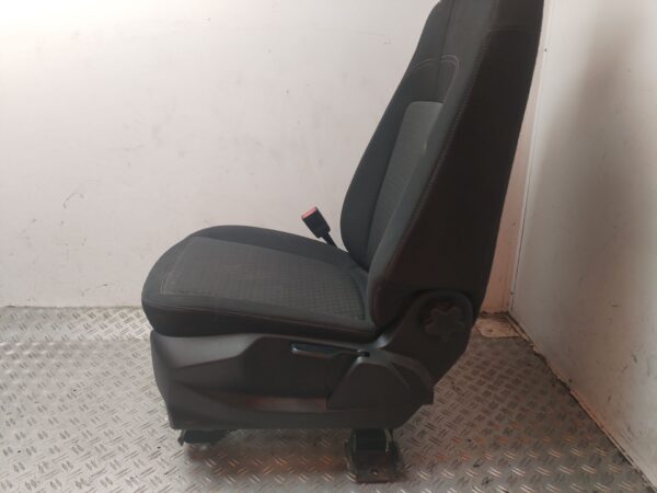 ASIENTO DELANTERO IZQUIERDO 130669