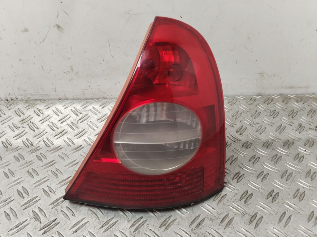 PILOTO TRASERO DERECHO 130837