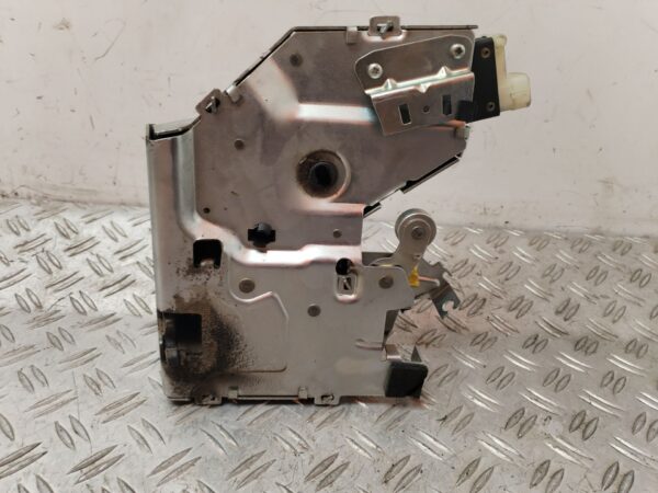 CERRADURA PUERTA LATERAL DERECHA 130771