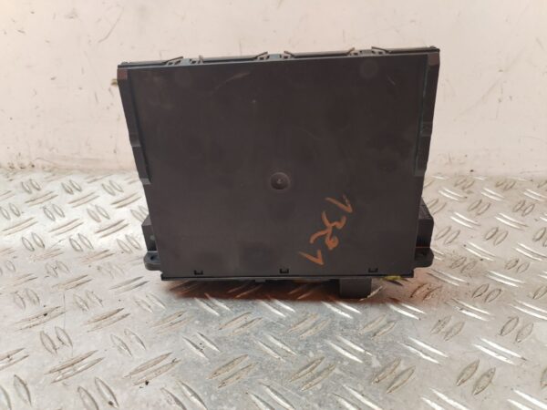 CAJA RELES / FUSIBLES 131153