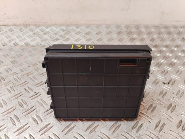 CAJA RELES / FUSIBLES 130678