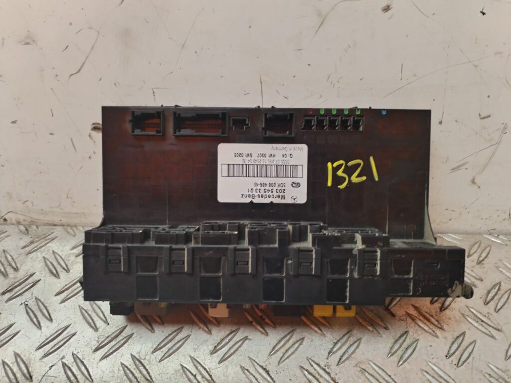 CAJA RELES / FUSIBLES 131152