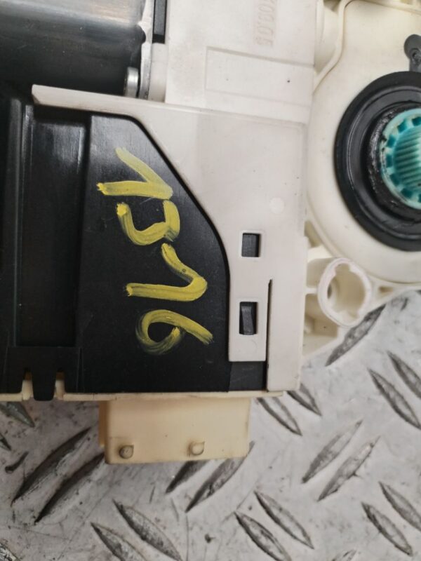MOTOR ELEVALUNAS DELANTERO IZQUIERDO 130830
