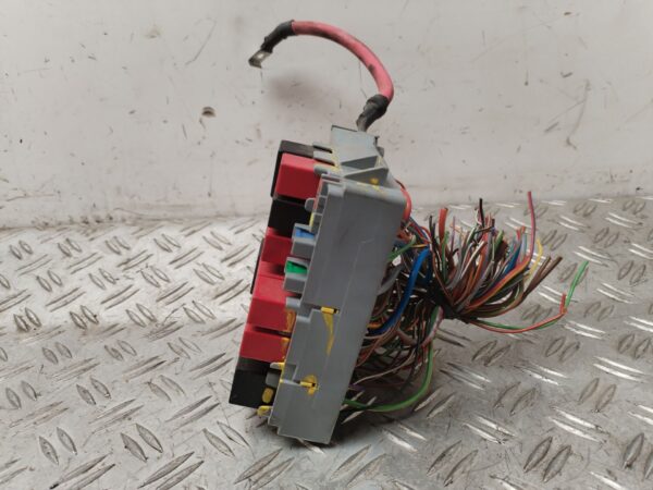 CAJA RELES / FUSIBLES 130965