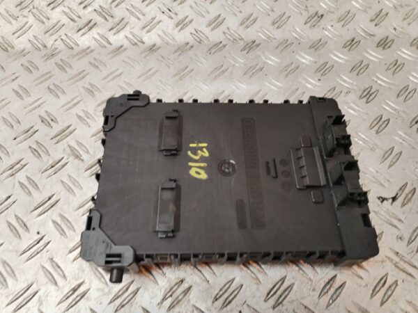 CAJA RELES / FUSIBLES 130696