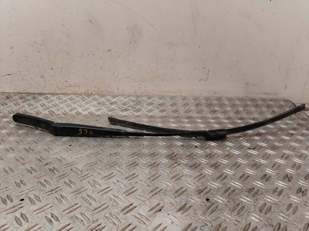 BRAZO LIMPIA DELANTERO IZQUIERDO 130690