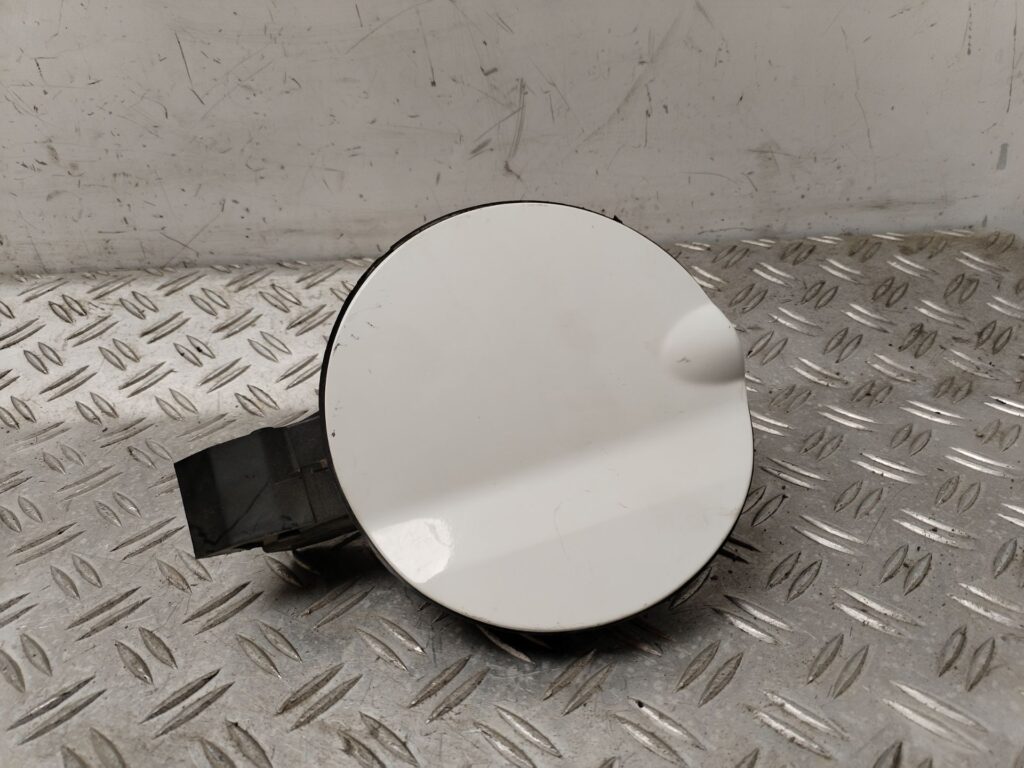 TAPA EXTERIOR COMBUSTIBLE 131065