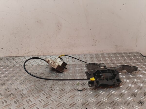 CERRADURA PUERTA DELANTERA DERECHA 130614