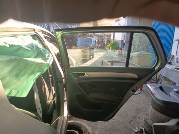PUERTA TRASERA DERECHA 130929