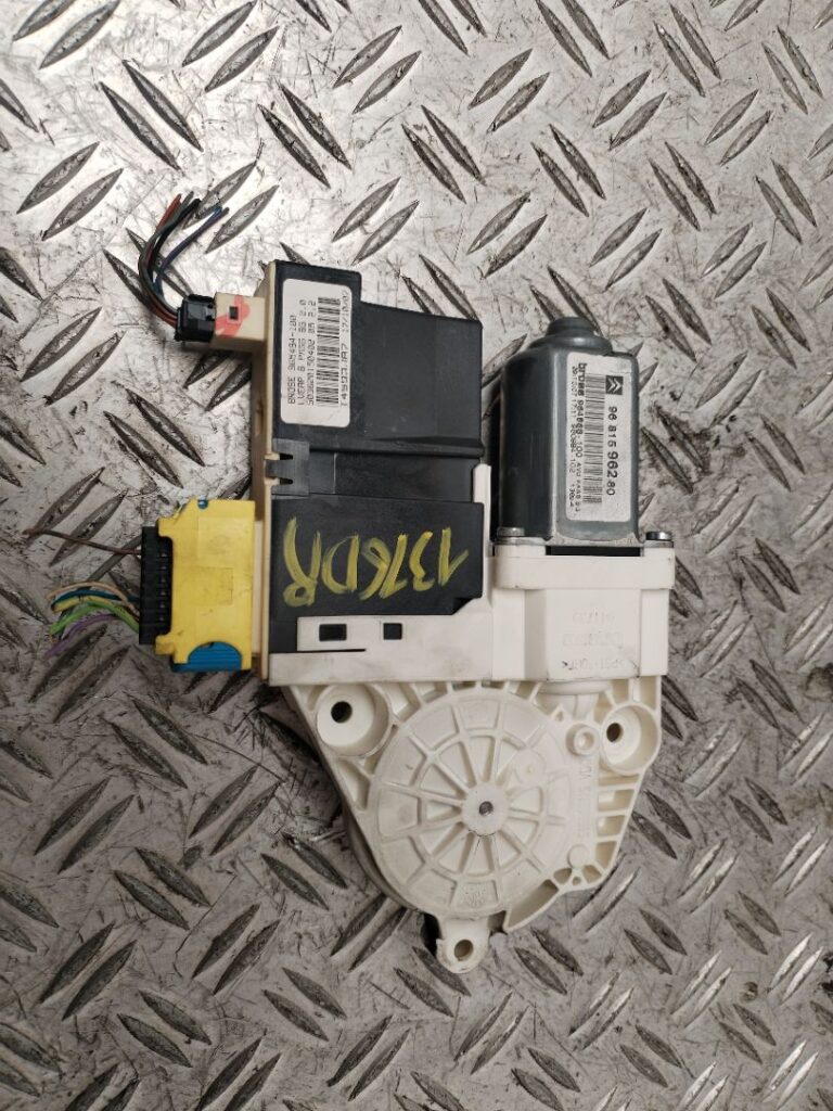 MOTOR ELEVALUNAS DELANTERO DERECHO 130832