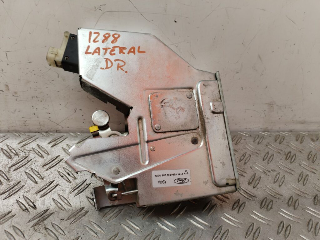 CERRADURA PUERTA LATERAL DERECHA 130771