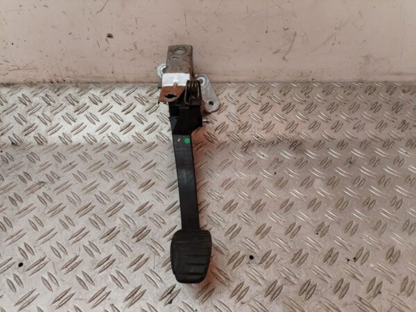 PEDAL EMBRAGUE 131117