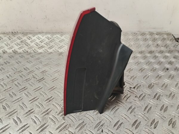 PILOTO TRASERO IZQUIERDO 130854