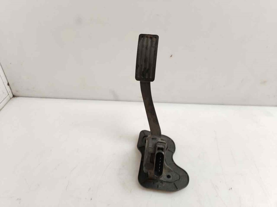 PEDAL ACELERADOR 124404