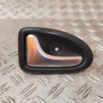 MANETA INTERIOR DELANTERA IZQUIERDA 131266