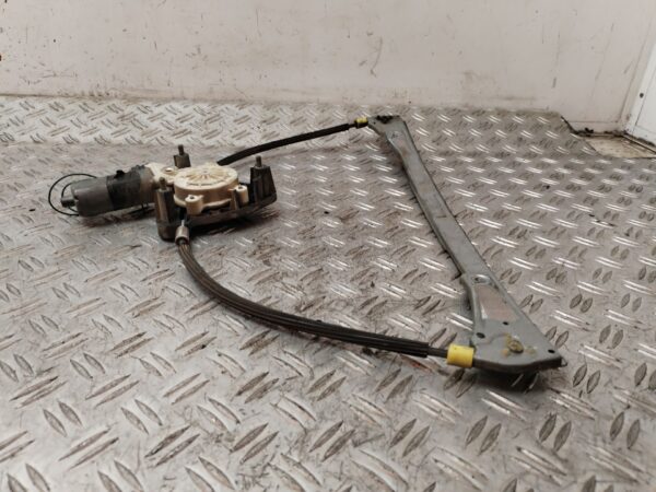 ELEVALUNAS DELANTERO IZQUIERDO 130857
