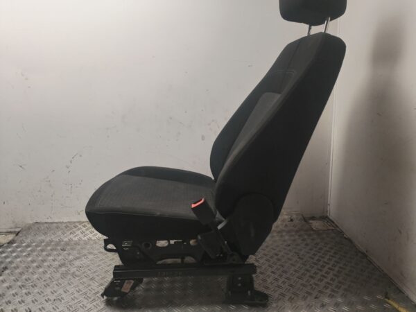 ASIENTO DELANTERO DERECHO 130806