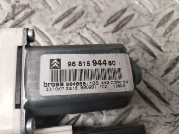 MOTOR ELEVALUNAS DELANTERO IZQUIERDO 130830