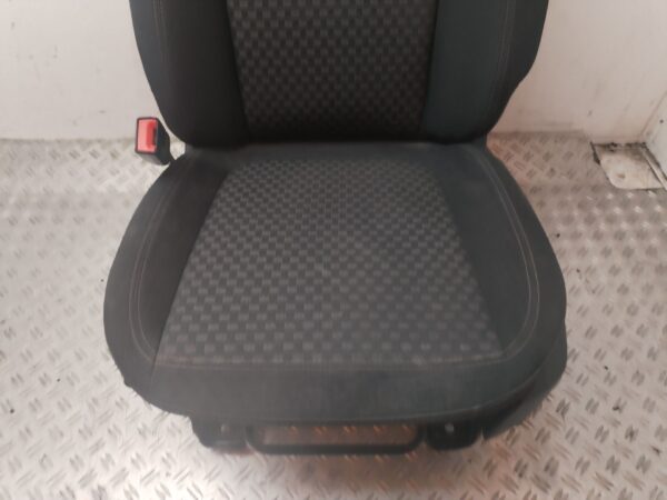 ASIENTO DELANTERO IZQUIERDO 130669