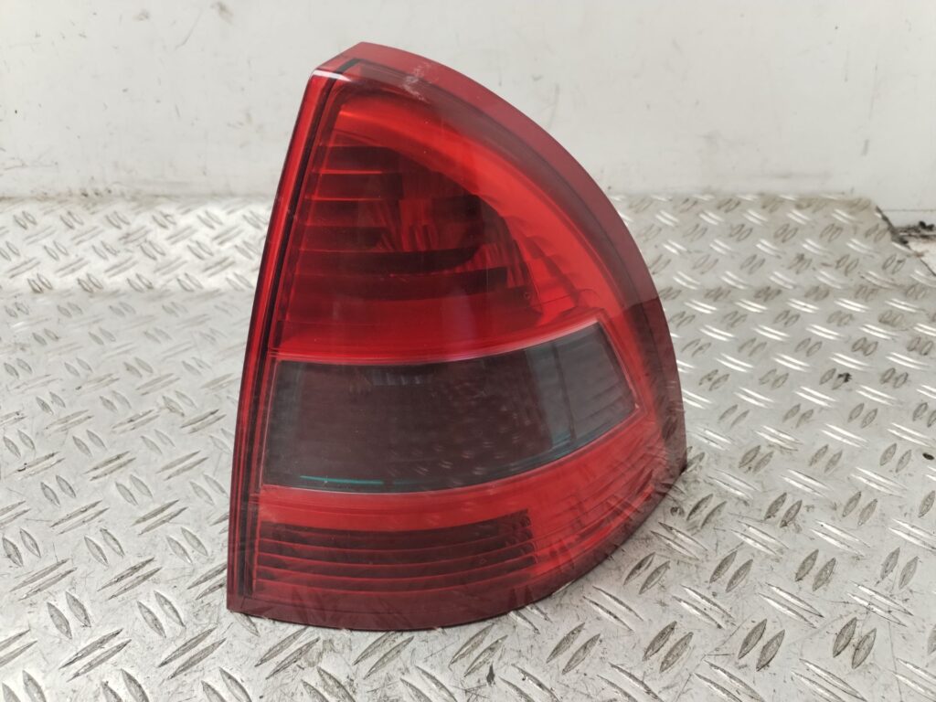 PILOTO TRASERO DERECHO 130845