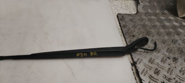 BRAZO LIMPIA DELANTERO DERECHO 124884
