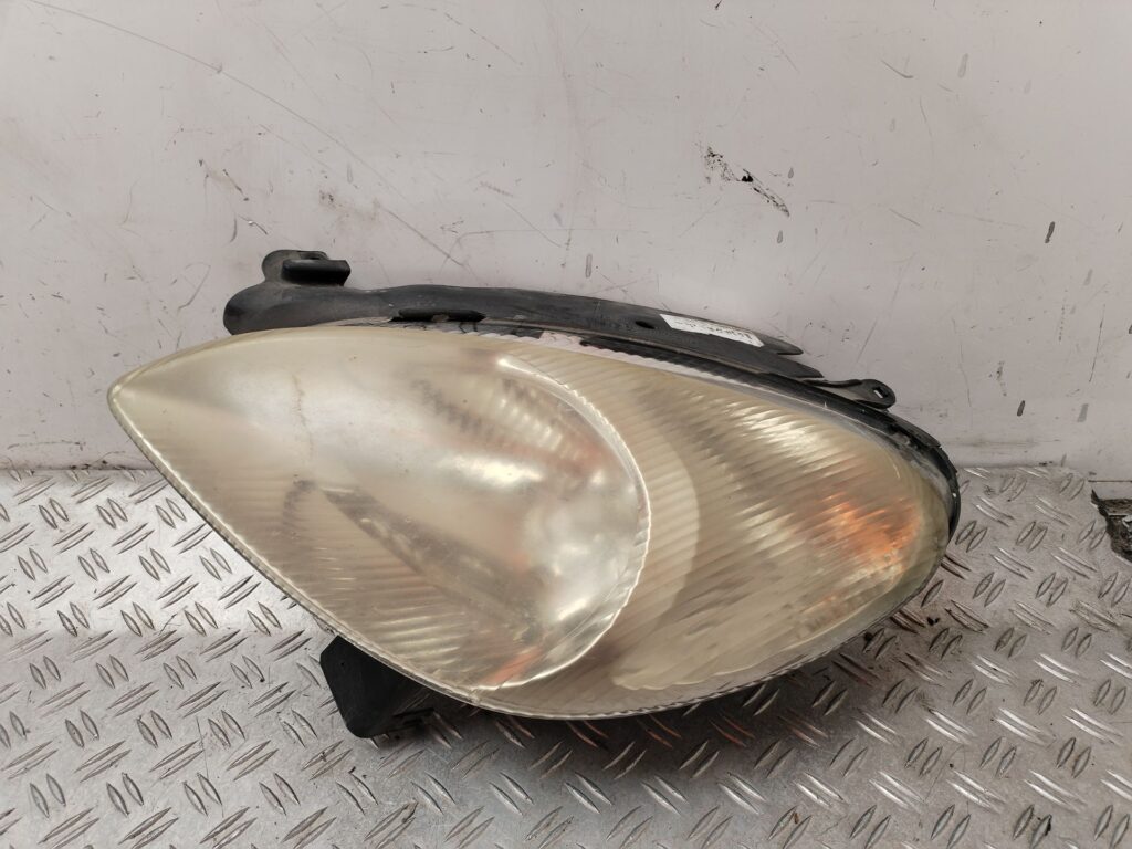FARO IZQUIERDO 132147