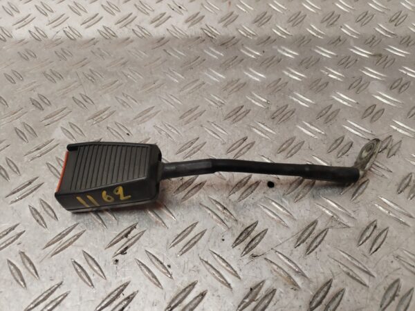 ENGANCHE CINTURON TRASERO DERECHO 131451
