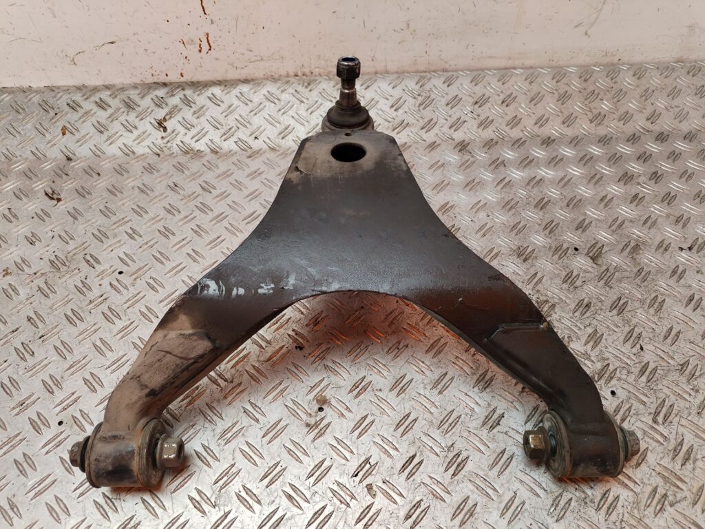 BRAZO SUSPENSION INFERIOR DELANTERO DERECHO 130889