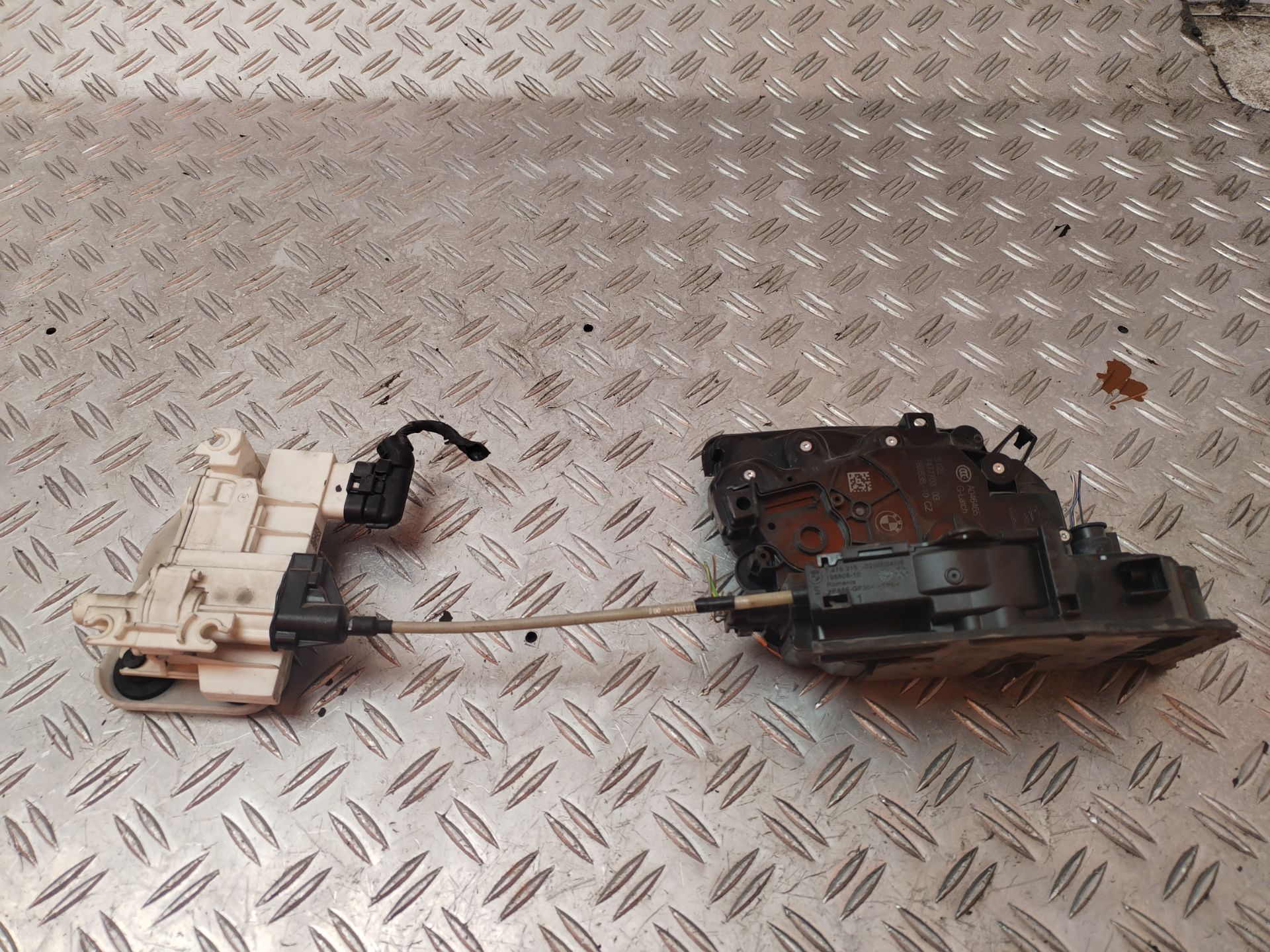 CERRADURA PUERTA TRASERA IZQUIERDA 131379