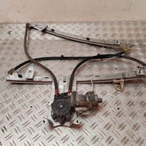 ELEVALUNAS DELANTERO DERECHO 131553