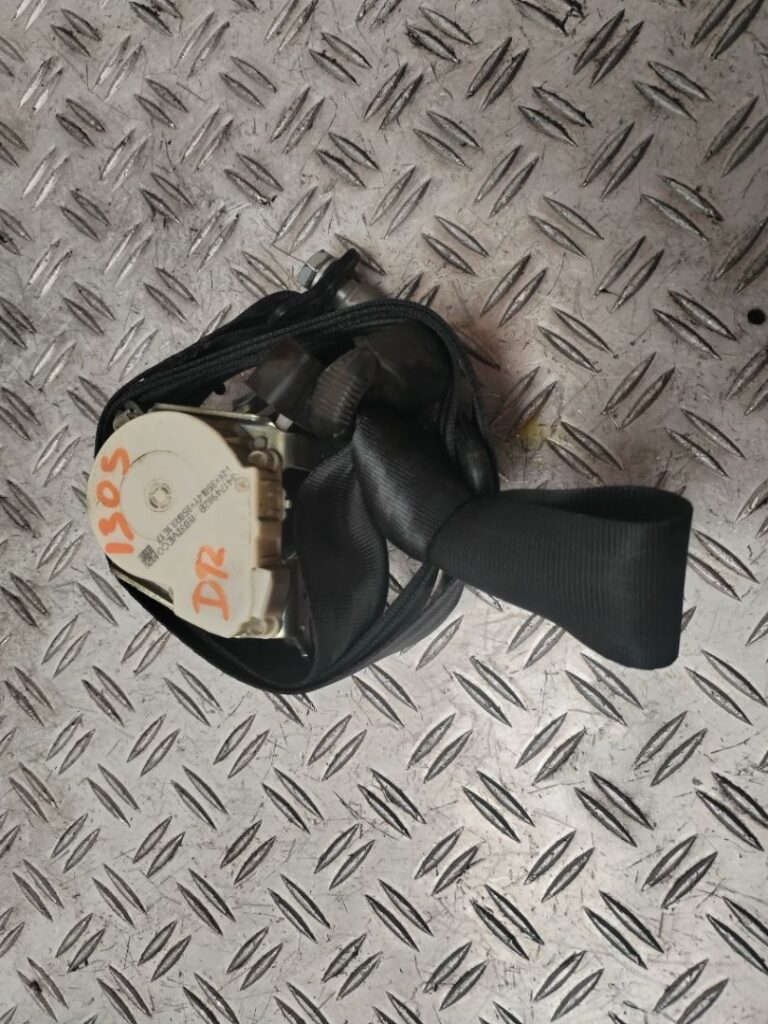 CINTURON SEGURIDAD DELANTERO DERECHO 130418