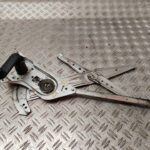 ELEVALUNAS DELANTERO DERECHO 131757