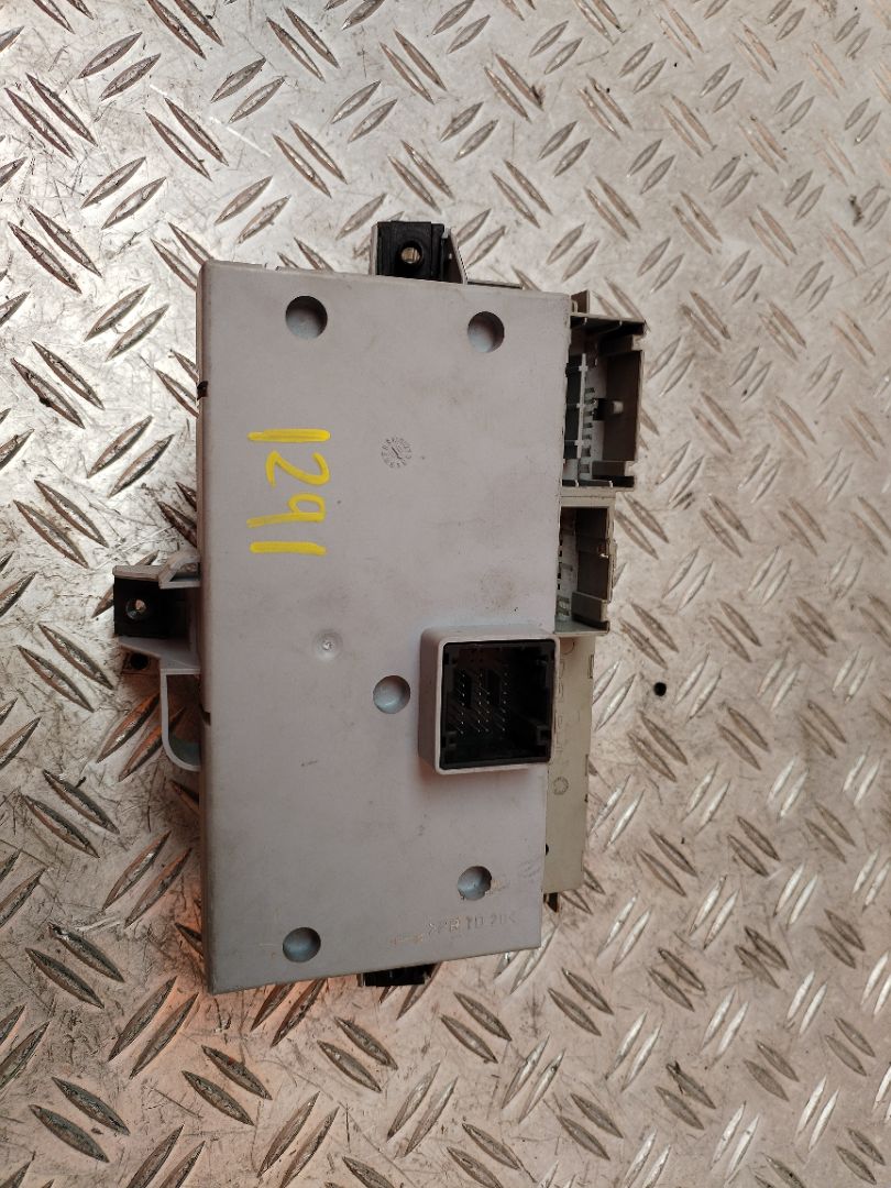 CAJA RELES / FUSIBLES 131308