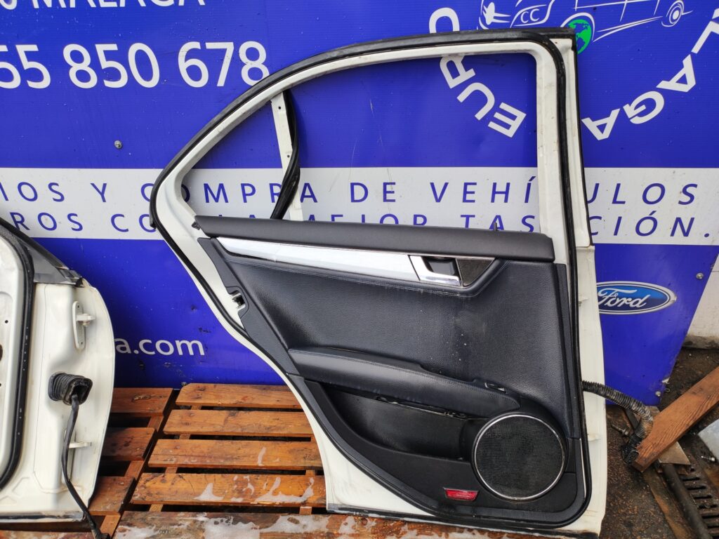 PUERTA TRASERA IZQUIERDA 98386