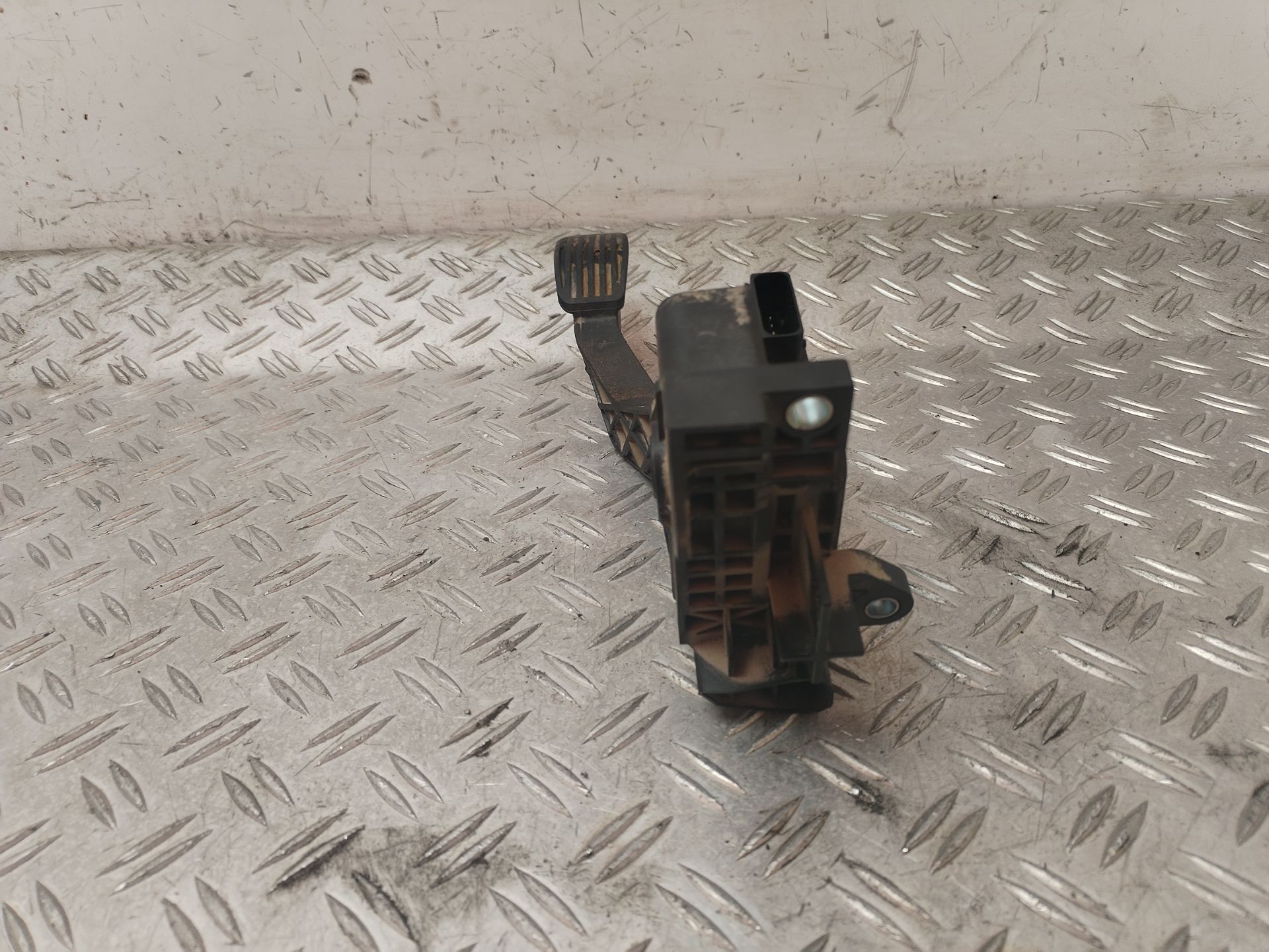 PEDAL ACELERADOR 131252