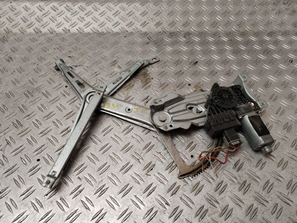 ELEVALUNAS DELANTERO IZQUIERDO 131465