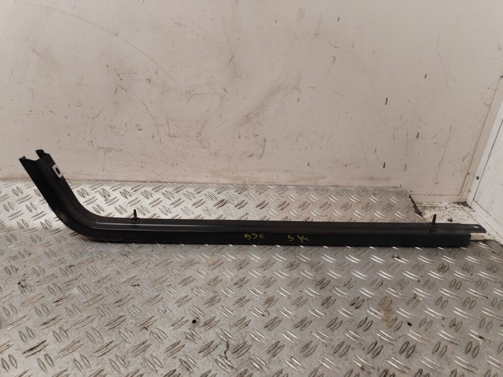 SOPORTE / GUIA PUERTA CORREDERA 132561