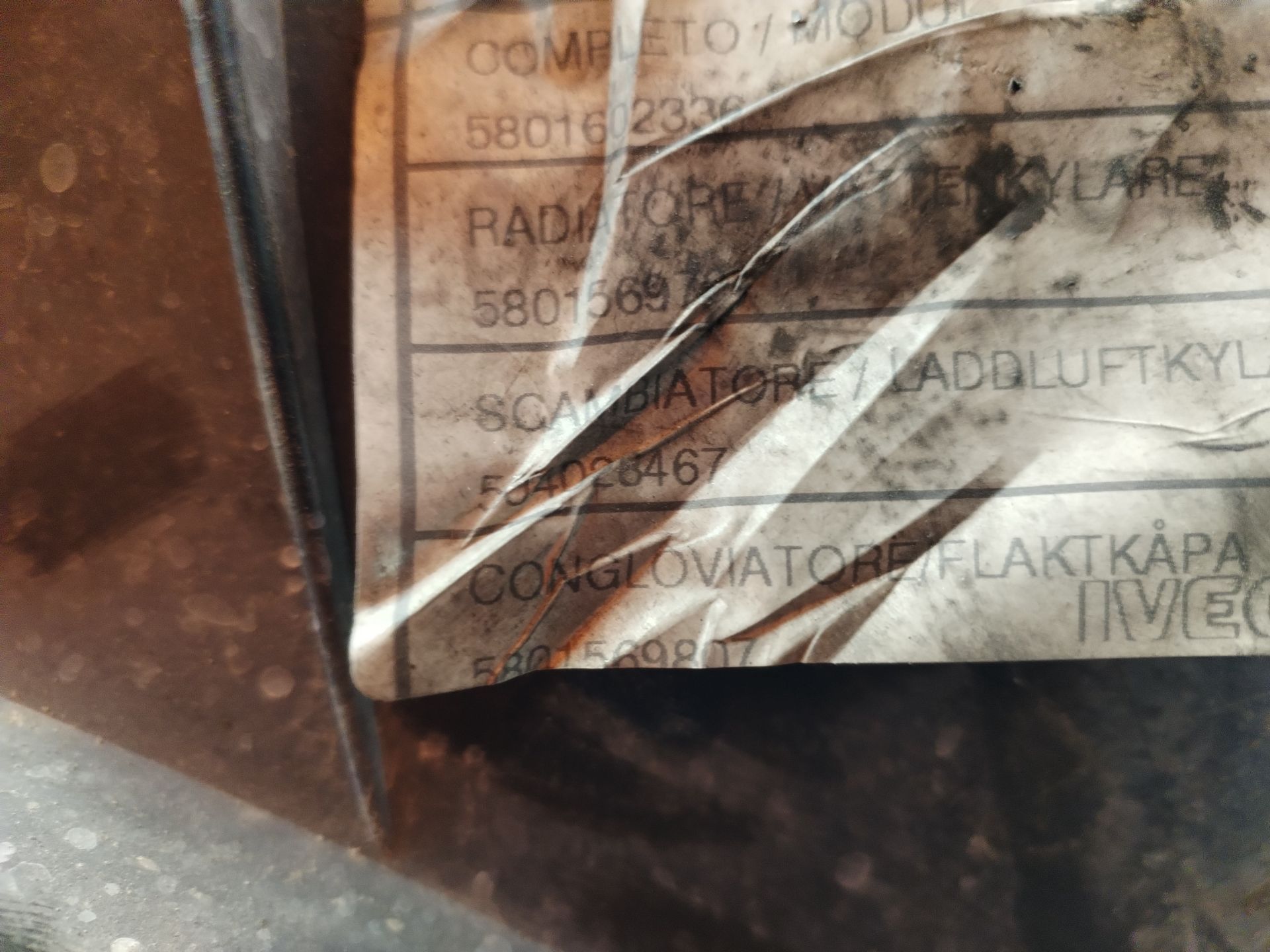 CALANDRA DELANTERA DE RADIADOR 131576