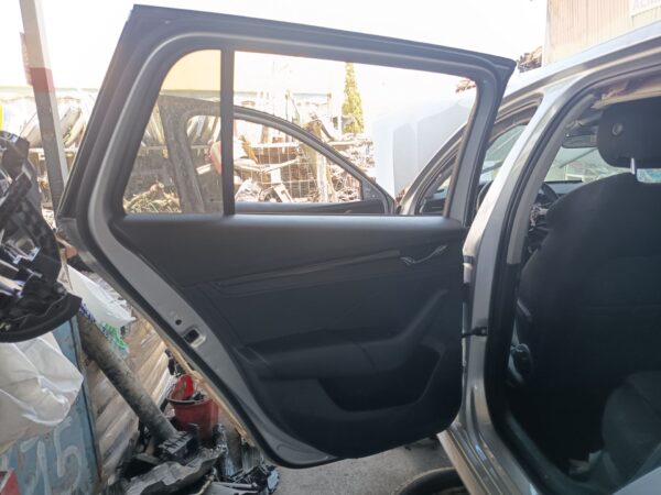 PUERTA TRASERA IZQUIERDA 131622