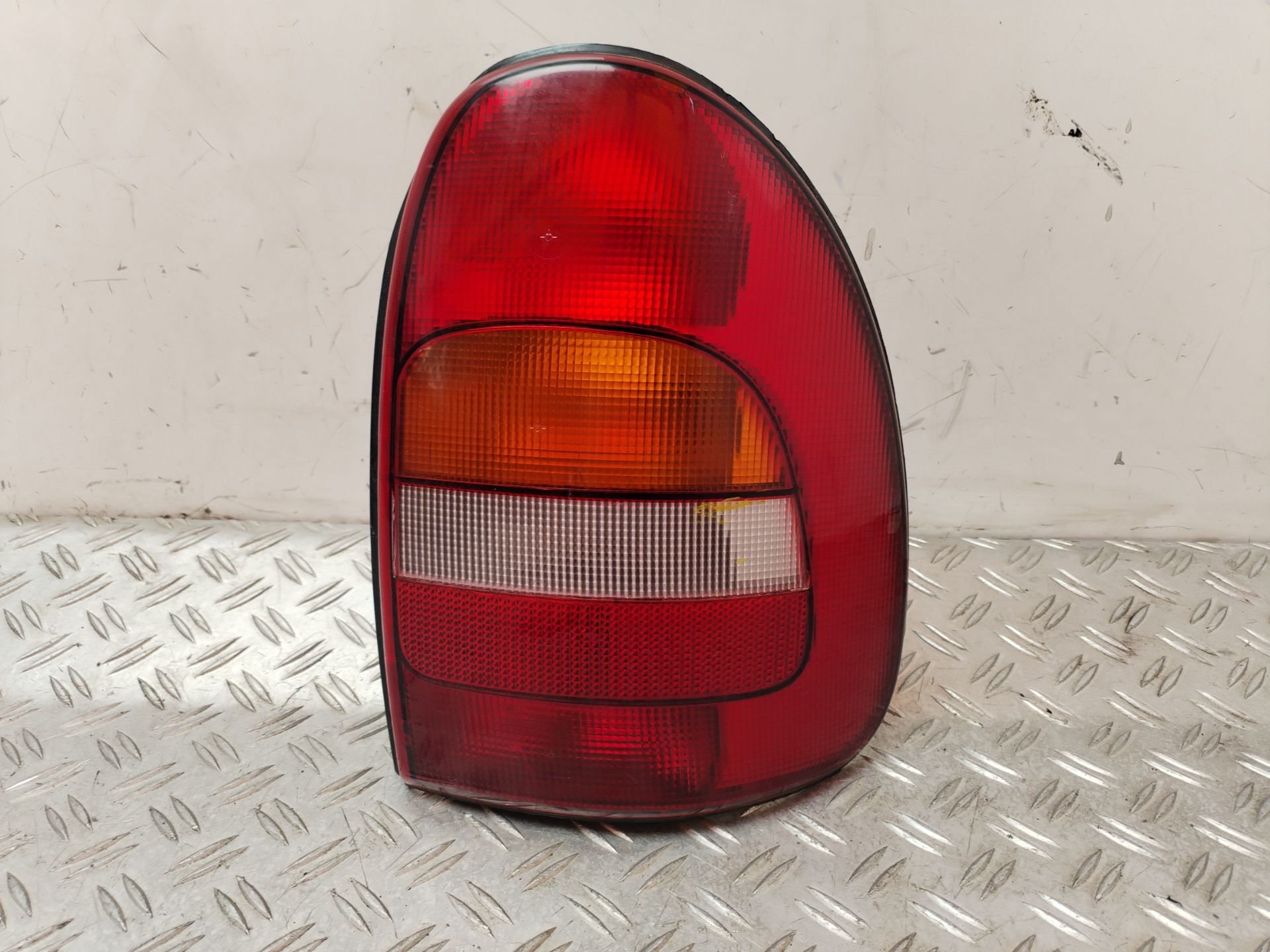 PILOTO TRASERO DERECHO 132173