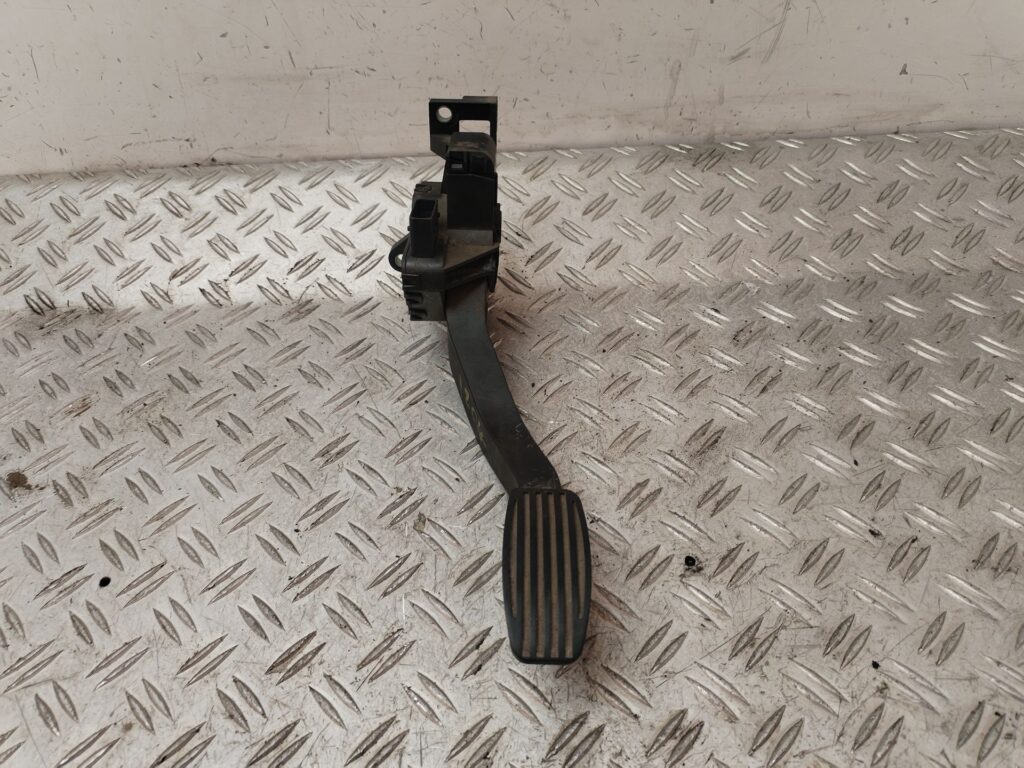 PEDAL ACELERADOR 132062
