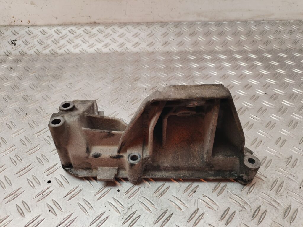 SOPORTE MOTOR 131847