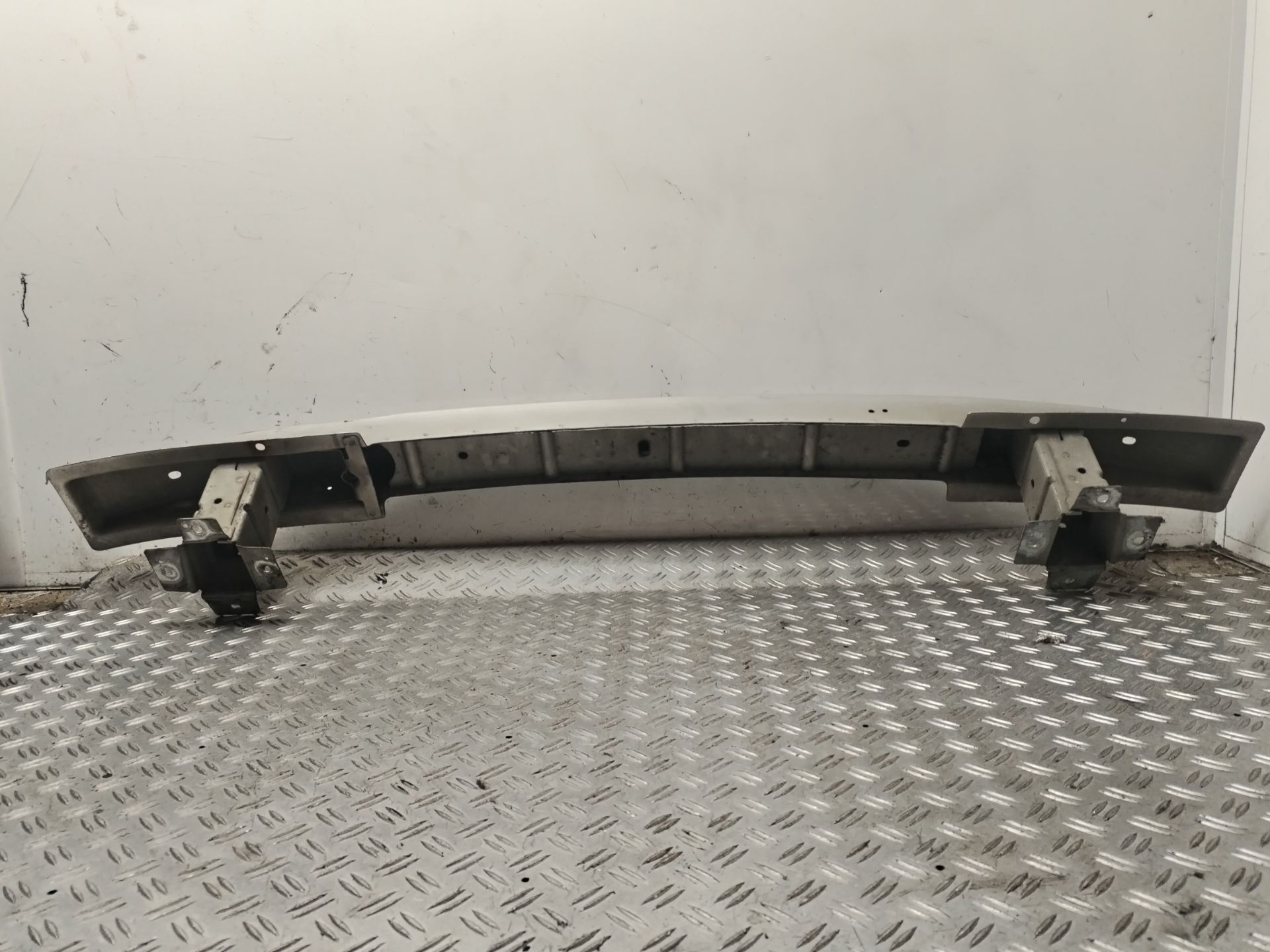 REFUERZO PARAGOLPES DELANTERO 131597