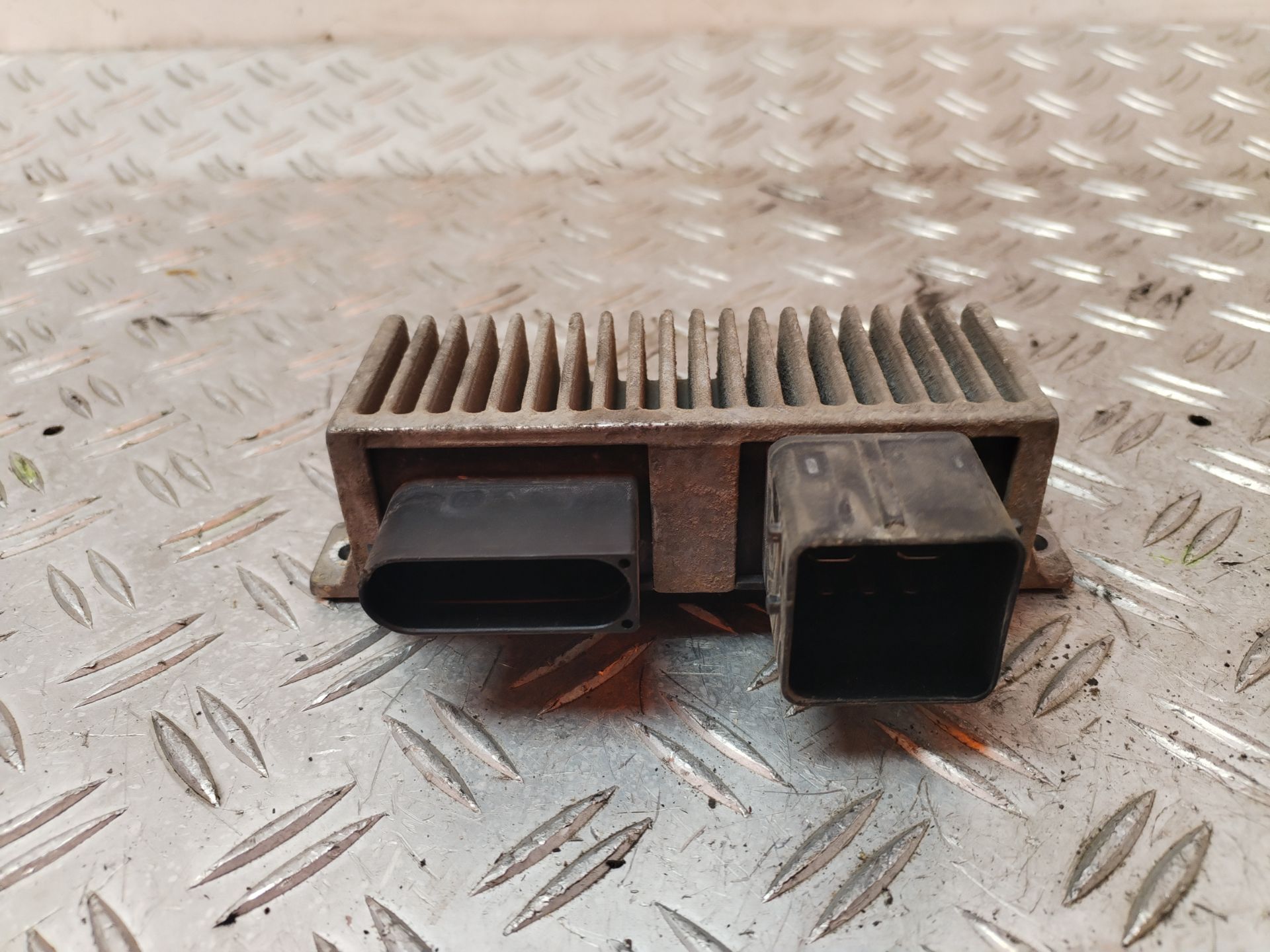 CAJA PRECALENTAMIENTO 131548